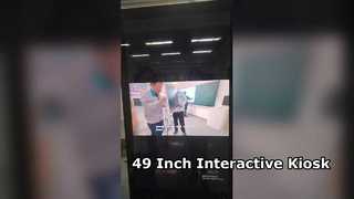 quiosque de 49 polegadas