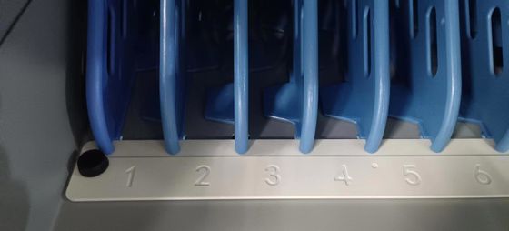 CE AC Carregamento DC Carregamento e USB Tipo-A Tipo-C Armazenamento em cofre Ipad Carrinho de carregamento Cabine de carregamento móvel com rodas