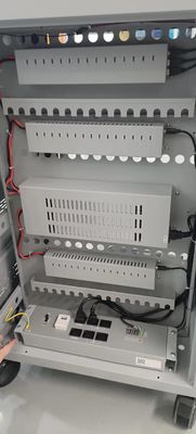 CE AC Carregamento DC Carregamento e USB Tipo-A Tipo-C Armazenamento em cofre Ipad Carrinho de carregamento Cabine de carregamento móvel com rodas