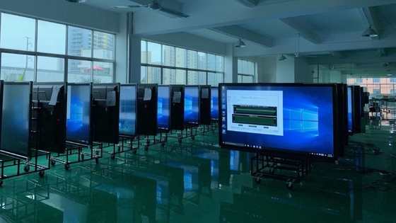 Temperatura de trabalho de 0°C-40°C Painel plano interativo em preto ou metálico com tamanhos de ecrã interativos
