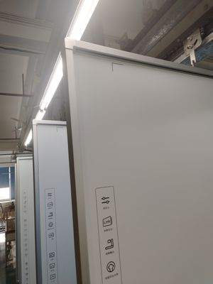 Quadro interativo com 20 pontos de toque IR com superfície cerâmica ou plástico brilhante direto da fábrica, painel de toque inteligente com 22 teclas de atalho em cada lado para navegação rápida e fácil, quadro branco para educação escolar