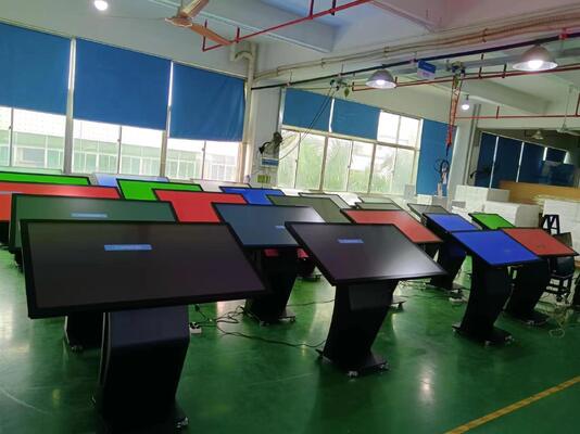 Quiosque de tela sensível ao toque de 55 polegadas 4K com Android / Windows OS para sinalização digital interativa e painel de menus