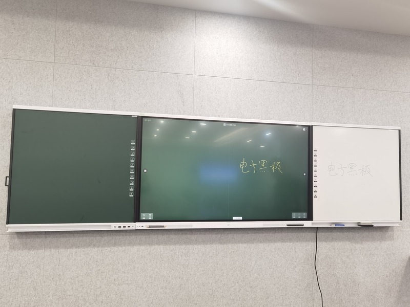 Atualização do sistema Monitor sensível ao toque com atualização remota através da rede Internet e interface predefinida Sim